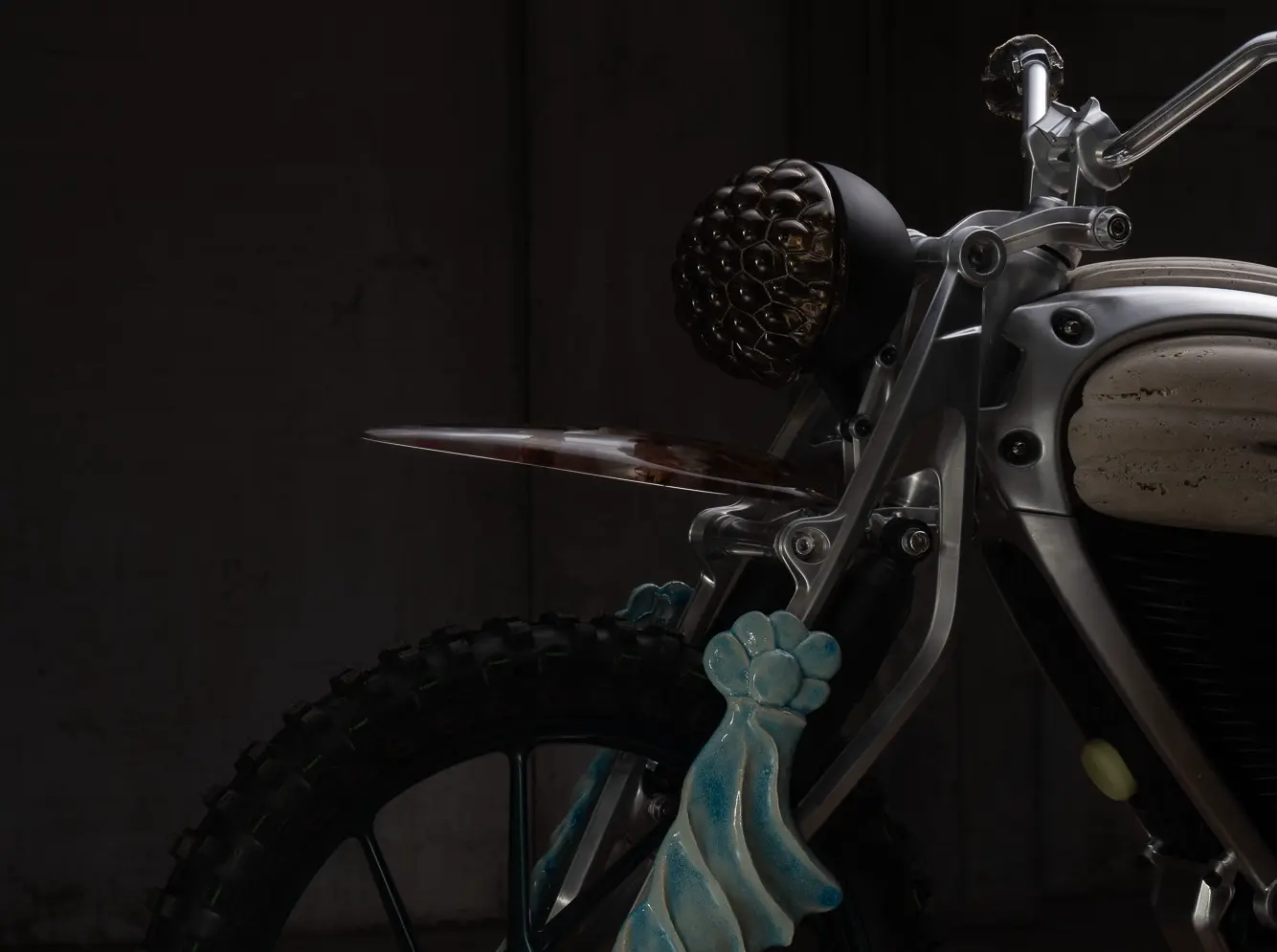 ORGANIC SHAPES AND HUES